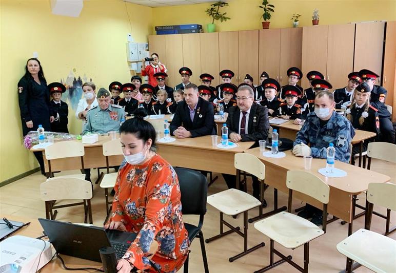 Кавалер Золотой звезды Артем Катунькин встретился с ялтинскими школьниками