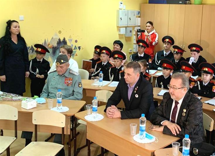 Кавалер Золотой звезды Артем Катунькин встретился с ялтинскими школьниками