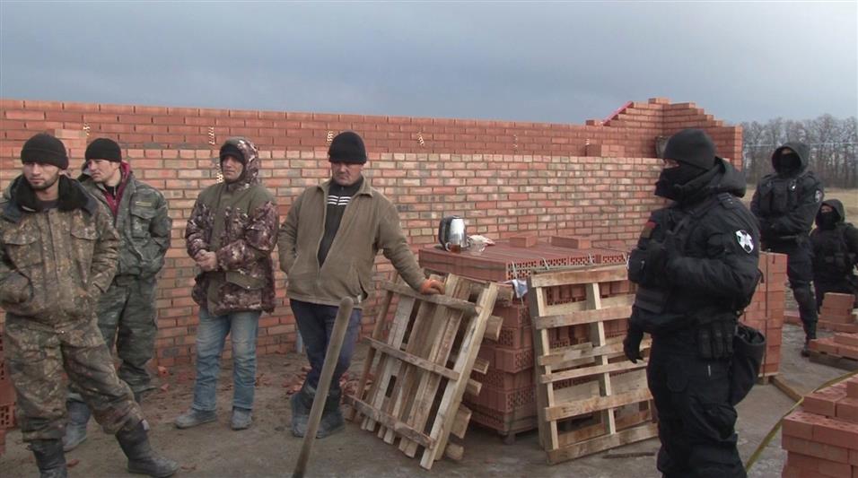 В Ростовской области сотрудники ОМОН Росгвардии приняли участие в профилактическом рейде миграционной направленности