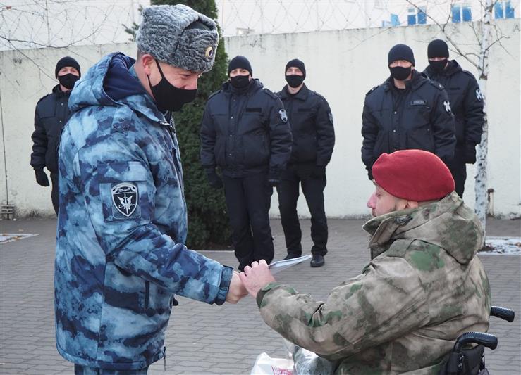 В Белгороде с Днём Героев Отечества поздравили ветерана ОМОН Вячеслава Воробьёва