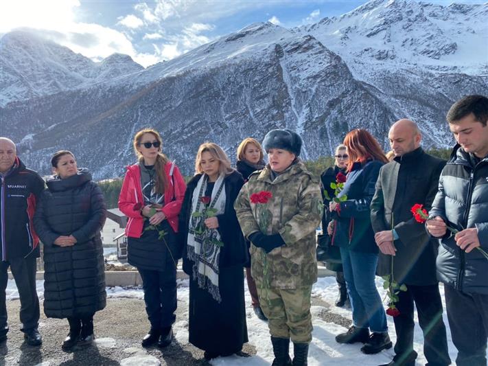 В Кабардино-Балкарии росгвардейцы почтили память журналистов, погибших при исполнении профессиональных обязанностей (видео)