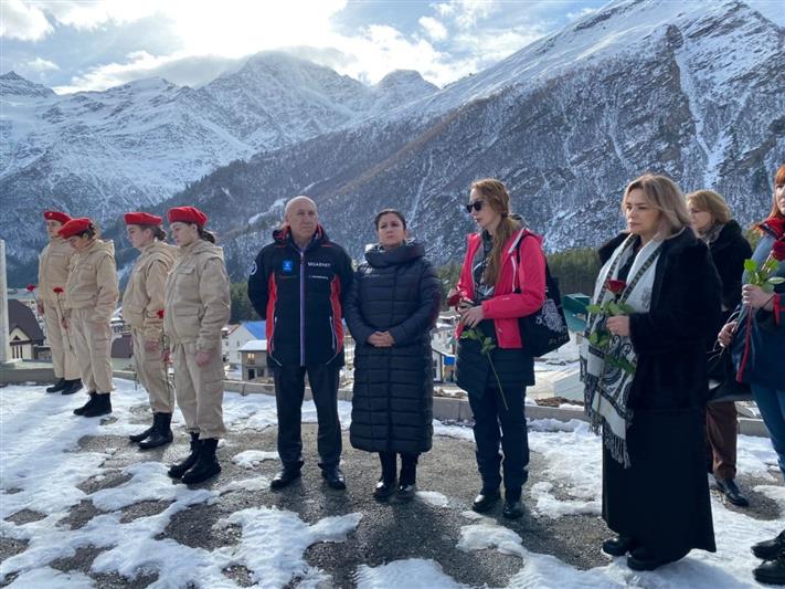 В Кабардино-Балкарии росгвардейцы почтили память журналистов, погибших при исполнении профессиональных обязанностей (видео)