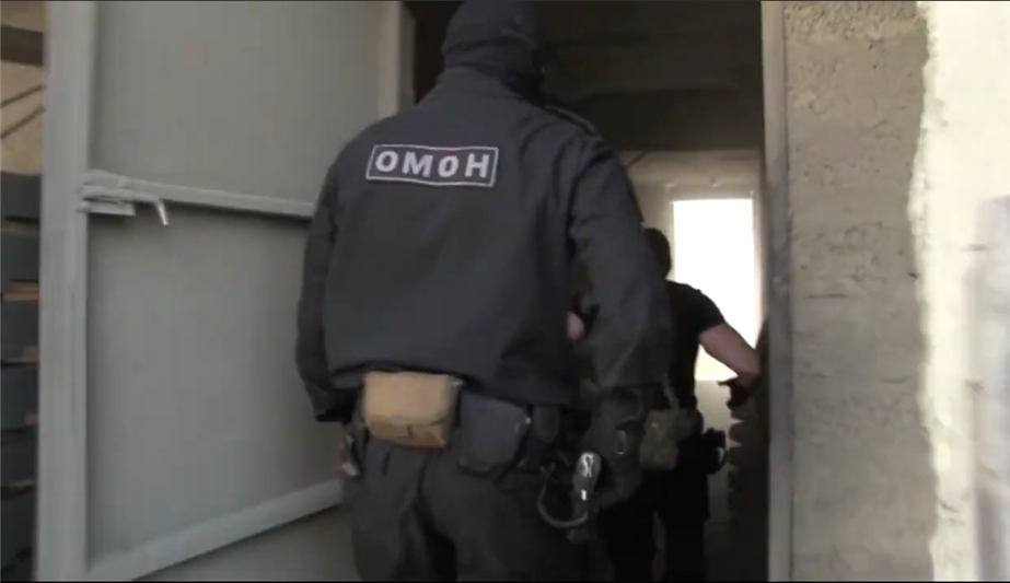 В Оренбурге при содействии ОМОН Росгвардии пресечена деятельность нелегального завода по фасовке цемента