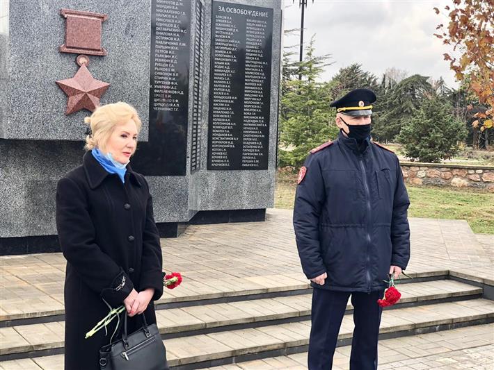 В Крыму и Севастополе росгвардейцы приняли участие в мероприятиях, посвященных Дню Героев Отечества