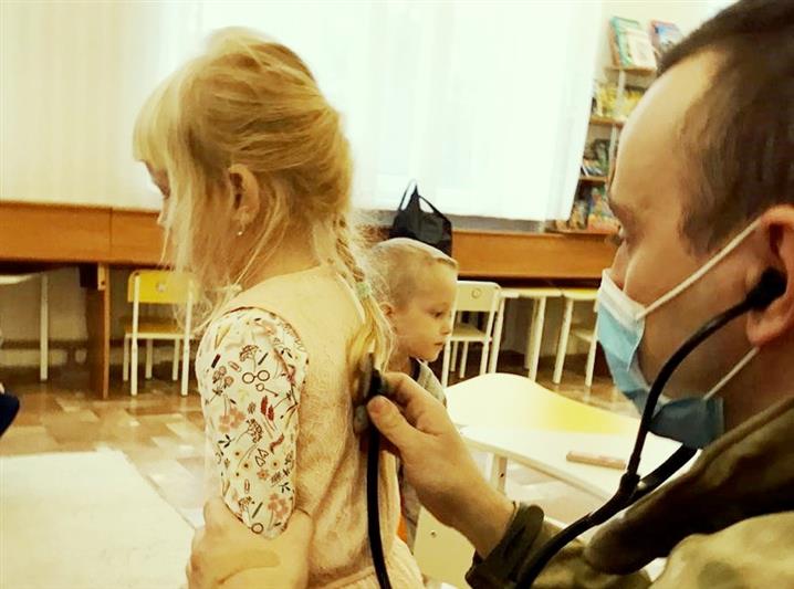Врач севастопольского СОБР Росгвардии познакомил дошкольников со своей профессией (видео)