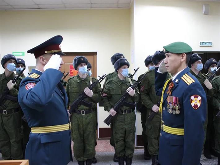 Новобранцы омской воинской части Росгвардии приняли присягу