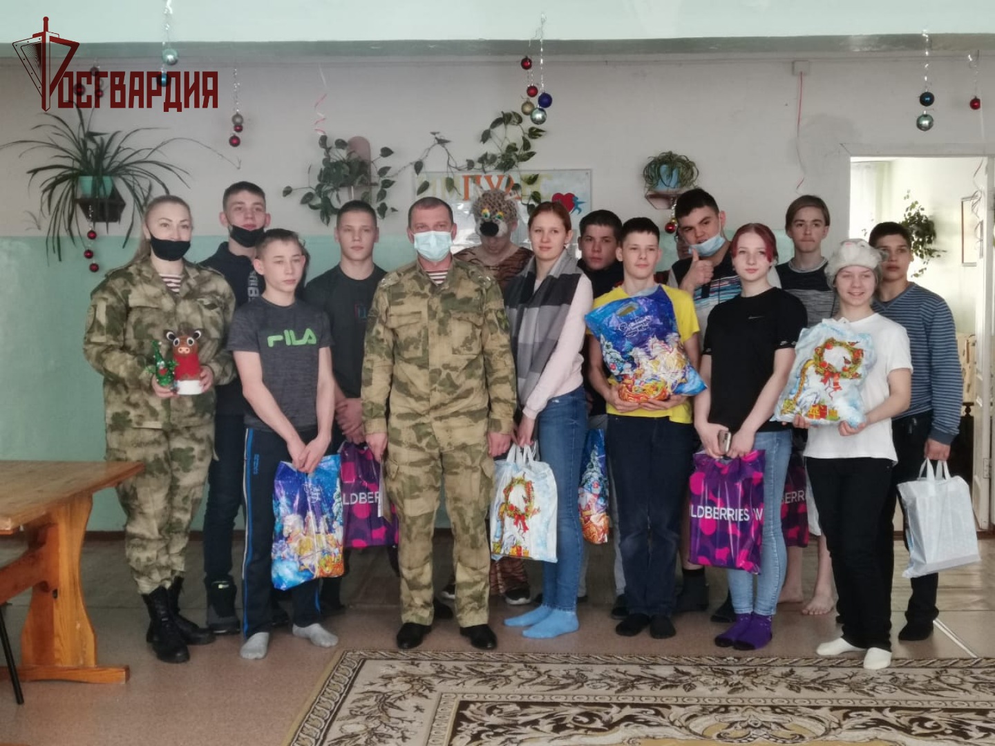 Новогодние Подарки Для Детей В Школу 1