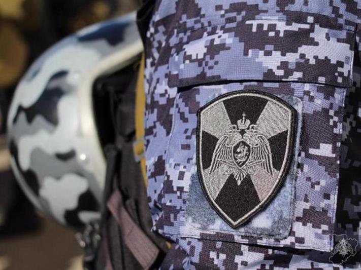 В Волгоградской росгвардейцы передали полицейским находившегося в федеральном розыске мужчину