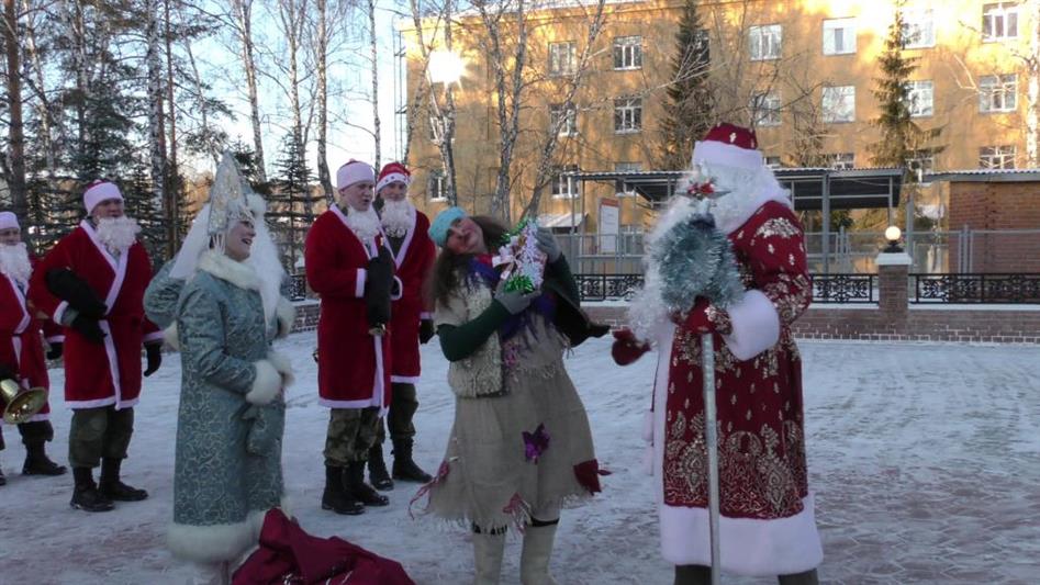 Росгвардия подарила новогоднюю сказку юным жителям Озёрска (видео)