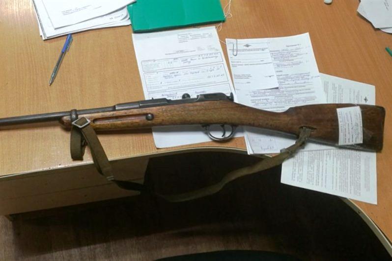 Житель Бурятии сдал в Росгвардию раритетное ружьё 
