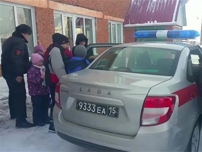 В Кузбассе росгвардейцы помогли осуществить детям-сиротам новогоднюю мечту 