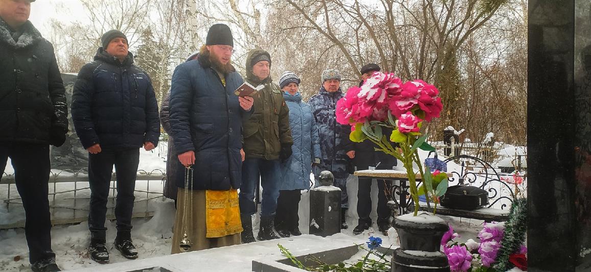 Бойцы пензенского ОМОН Росгвардии почтили память боевого товарища, погибшего при исполнении служебного долга