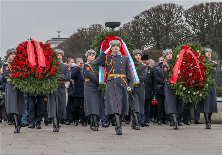 Командующий Северо-Западным округом Росгвардии почтил память погибших в блокадном Ленинграде