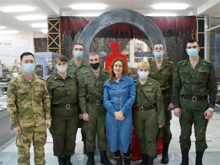 Военнослужащие северского соединения Росгвардии посетили выставку посвящённую Великой Отечественной войне