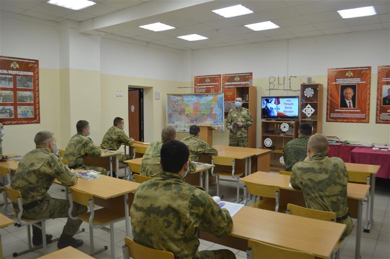 В лесновском полку Росгвардии почтили память героя – правоохранителя Виктора Мальцева 