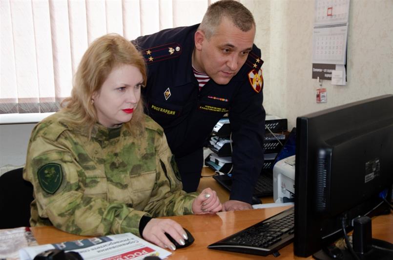 Главный редактор «АиФ-Дальинформ» провела один рабочий день в пресс-службе Управления Росгвардии по Хабаровскому краю
