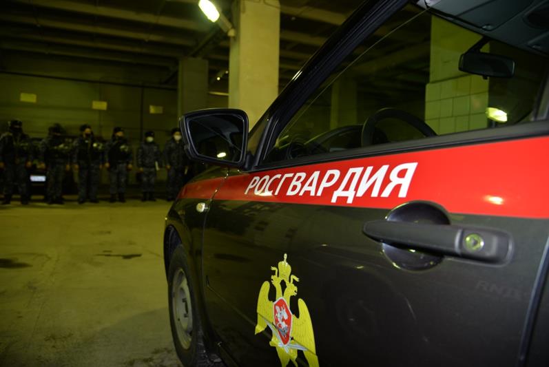 На Среднем Урале сотрудники Росгвардии оказали содействие полиции в задержании подозреваемых в грабеже 