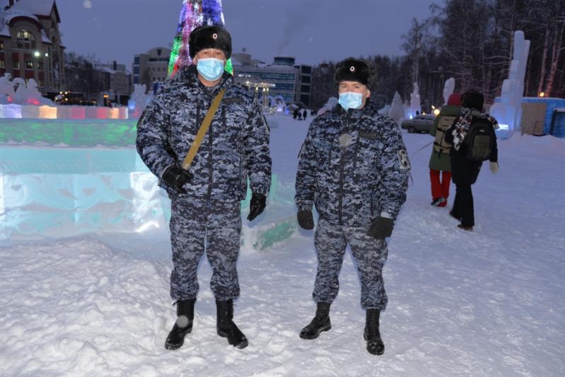 Росгвардия обеспечила безопасность граждан в новогоднюю ночь на Урале