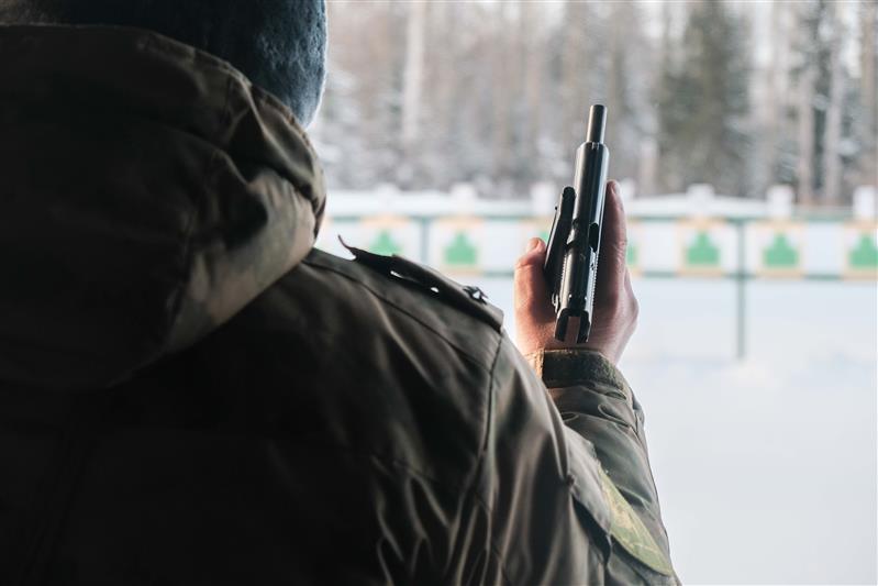 Военнослужащие и сотрудники управления Уральского округа Росгвардии решили огневые задачи  и провели стрельбы (видео)