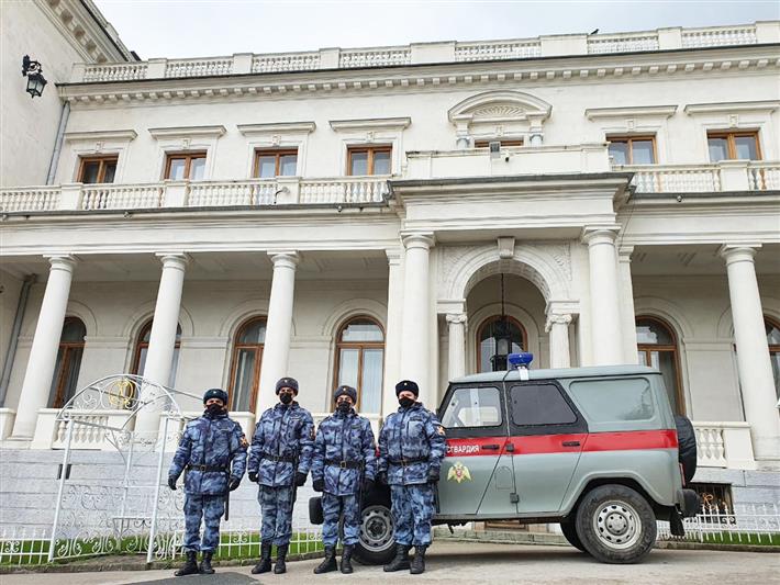 В Крыму военнослужащие  Росгвардии задержали местного жителя с килограммом наркотического вещества