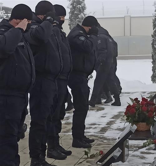 В Кабардино-Балкарии росгвардейцы почтили память погибших сослуживцев 