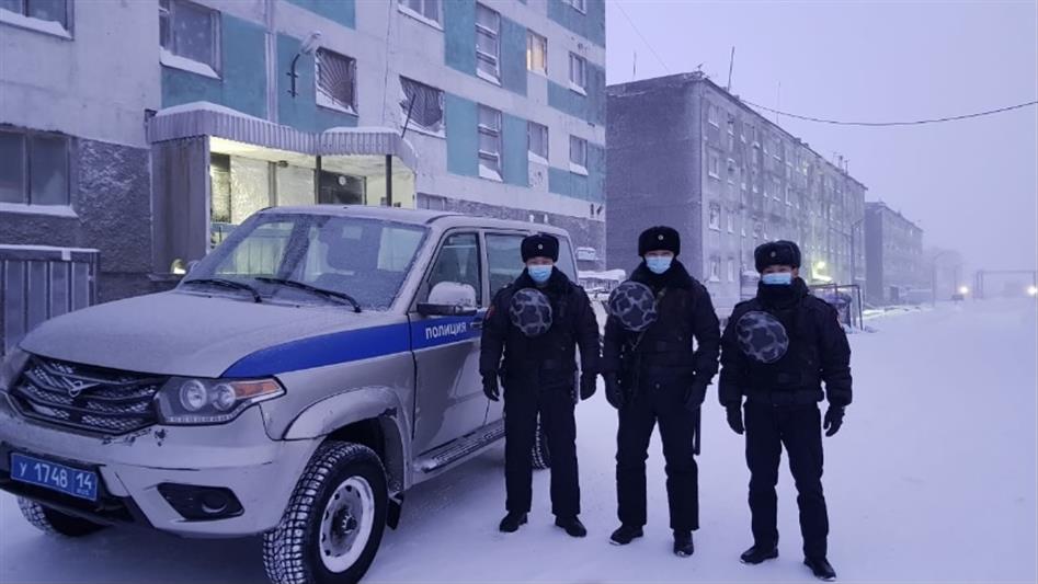 В Якутии росгвардейцы удержали женщину от необдуманного поступка