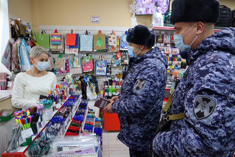 В Ставрополе сотрудники вневедомственной охраны Росгвардии присоединились к акции «Безопасный Новый год»