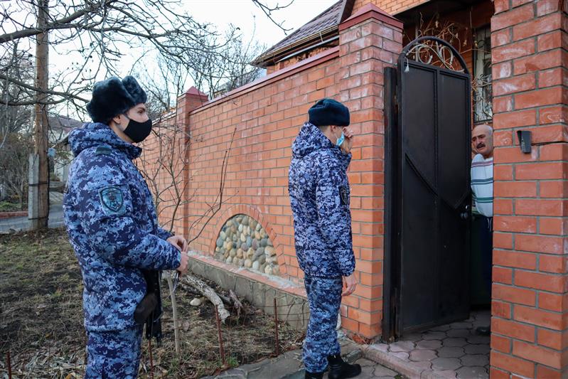 В Ставрополе сотрудники вневедомственной охраны Росгвардии присоединились к акции «Безопасный Новый год»