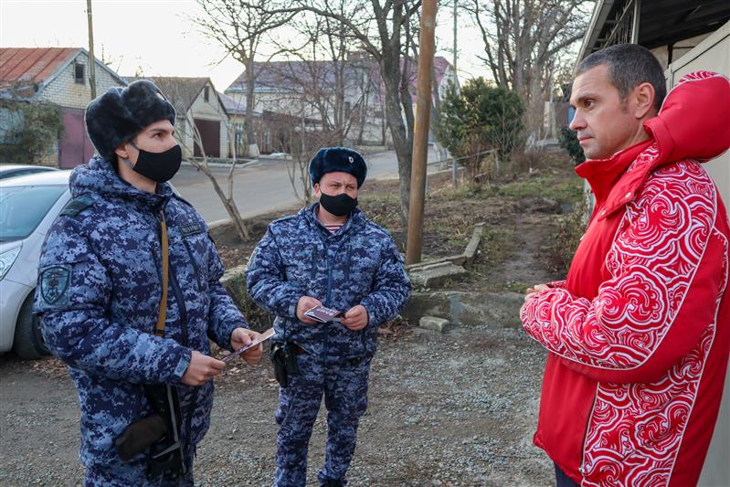 В Ставрополе сотрудники вневедомственной охраны Росгвардии присоединились к акции «Безопасный Новый год»