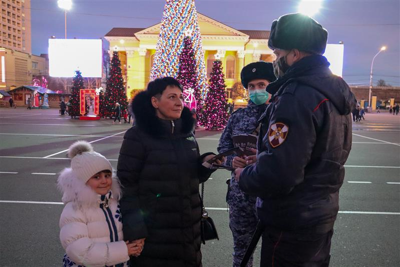В Ставрополе сотрудники вневедомственной охраны Росгвардии присоединились к акции «Безопасный Новый год»