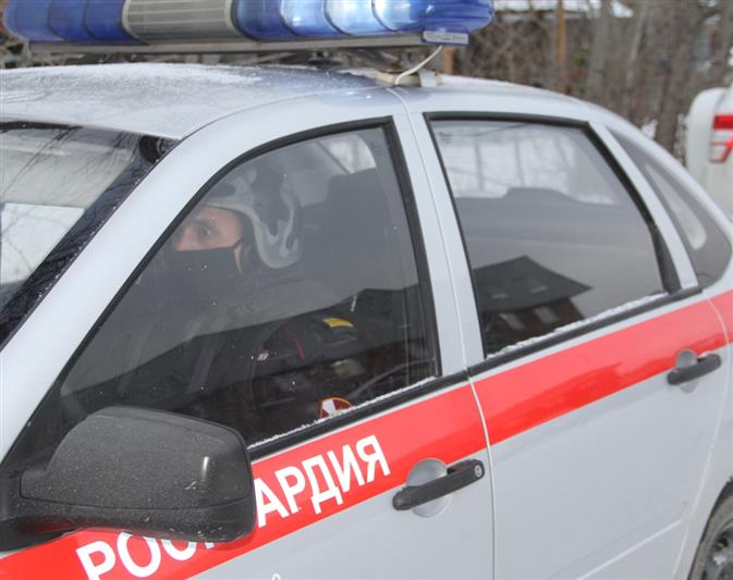 В Тюмени сотрудники Росгвардии в дежурные сутки обнаружили угнанный автомобиль и предотвратили кражи на охраняемом объекте крупной торговой сети