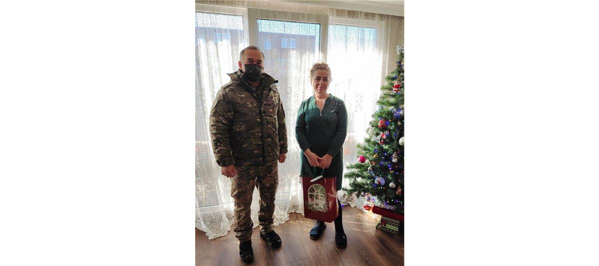 В Северной Осетии росгвардейцы поздравили детей погибших сослуживцев с новогодними праздниками 