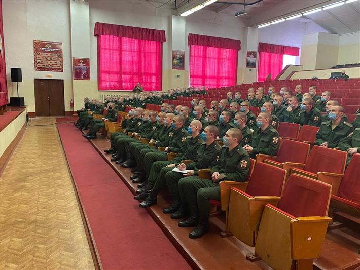 В Центре подготовки личного состава Северо-Западного округа войск национальной гвардии РФ для военнослужащих состоялся библиоКвиз «Новый год и Рождество» 