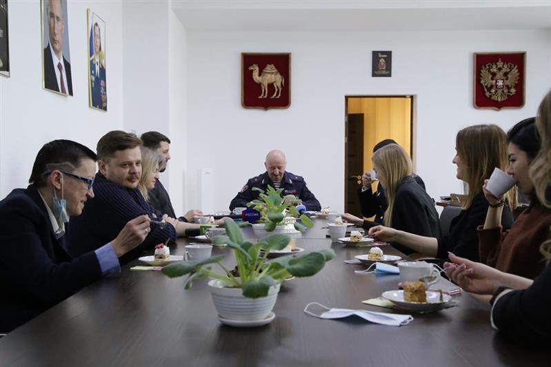 Начальник челябинского территориального управления Росгвардии провел деловую встречу с ведущими журналистам региона