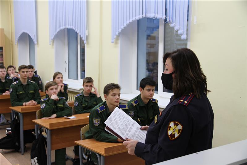 Московские росгвардейцы провели патриотические занятия для школьников, посвященные Дню снятия блокады Ленинграда