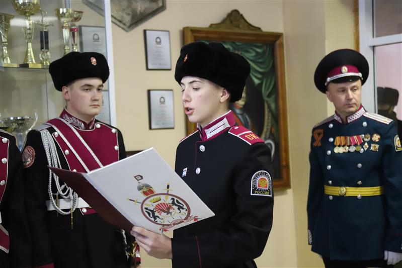 Кадеты профильного класса Росгвардии приняли торжественную клятву
