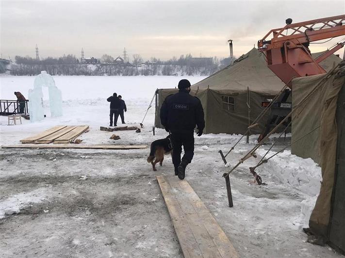 В Крещение Господне военнослужащие и сотрудники Сибирского округа Росгвардии приняли участие в праздничных мероприятиях