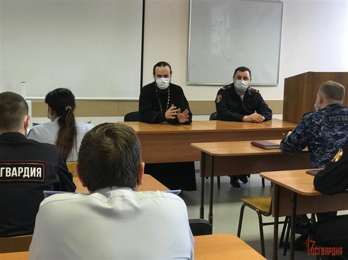 В Крещение Господне военнослужащие и сотрудники Сибирского округа Росгвардии приняли участие в праздничных мероприятиях