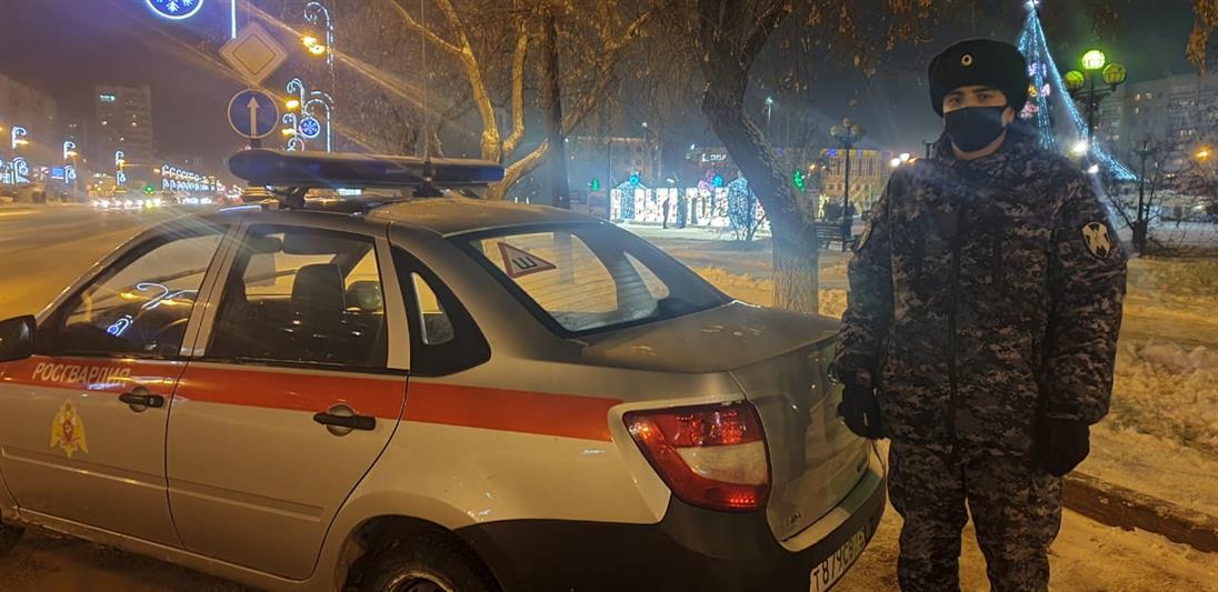 Росгвардия обеспечила безопасность граждан в новогоднюю ночь на Урале