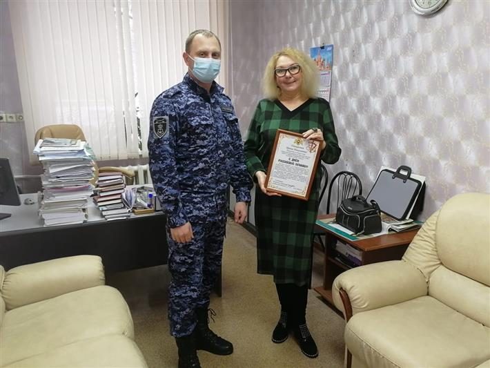 В Сибирском округе представители Росгвардии поздравили журналистов с профессиональным праздником