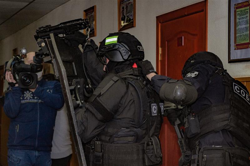 В Архангельске для  журналистов региональных СМИ прошел пресс-тур в СОБР Росгвардии