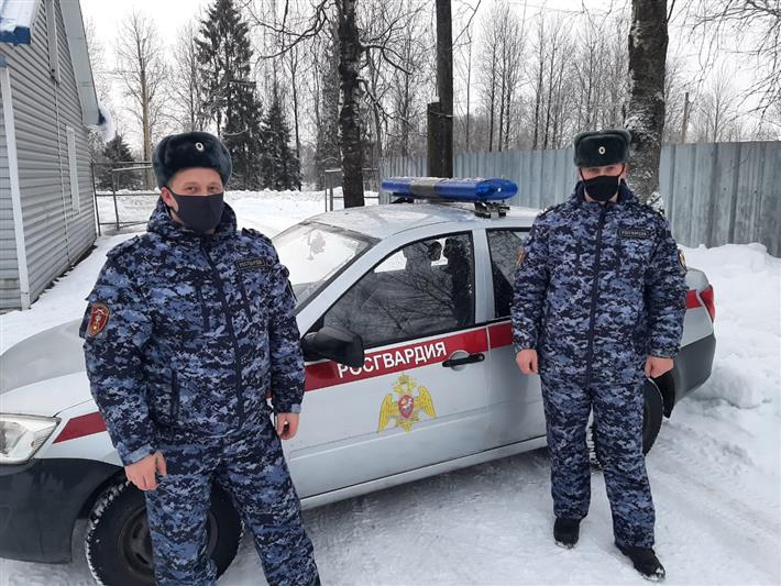 В Республике Карелия сотрудники вневедомственной охраны Росгвардии приняли участие в ликвидации пожара