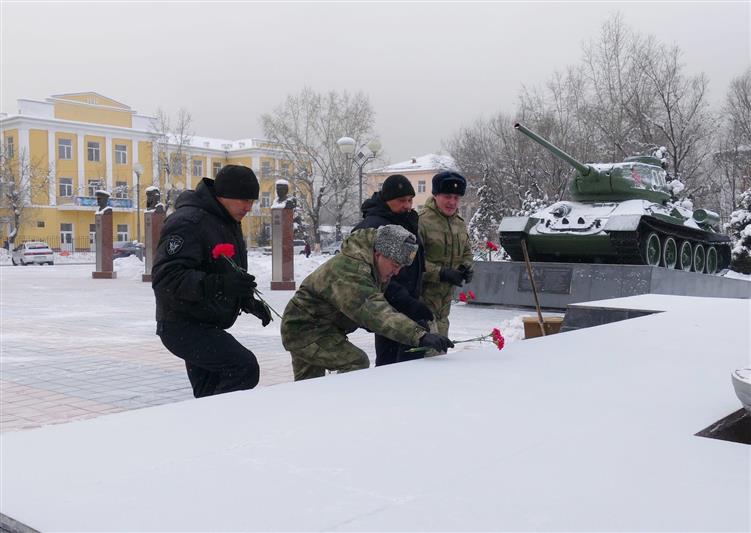 Росгвардейцы Сибирского округа приняли участие в памятных мероприятиях, посвящённых полному освобождению Ленинграда от фашисткой блокады 