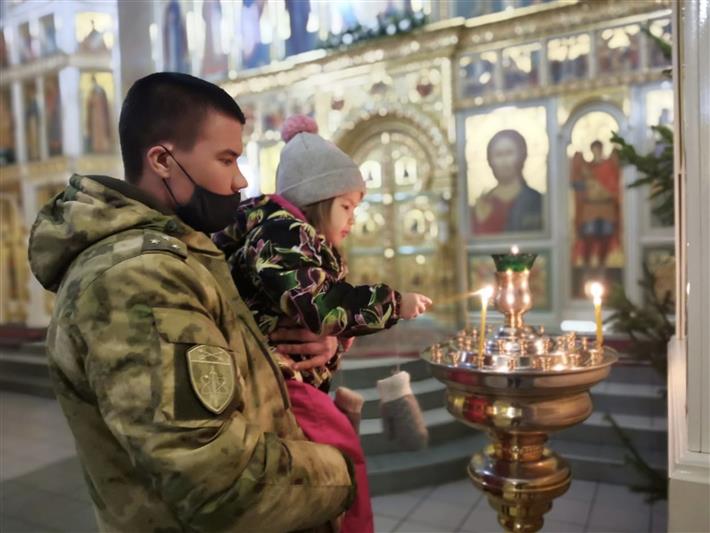 В Крещение Господне военнослужащие и сотрудники Сибирского округа Росгвардии приняли участие в праздничных мероприятиях