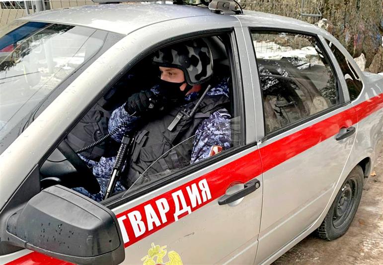 Росгвардейцы пресекли противоправные действия нетрезвого автомобилиста в Ялте
