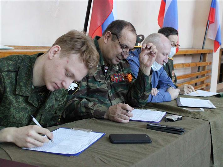 Ветераны войск правопорядка оценили подготовку кемеровских юнармейских отрядов