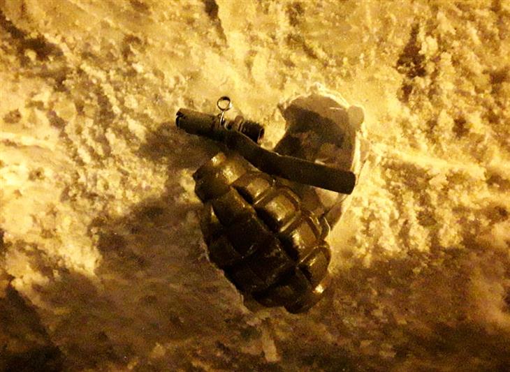В Санкт-Петербурге взрывотехники ОМОН обследовали предмет, похожий на гранату