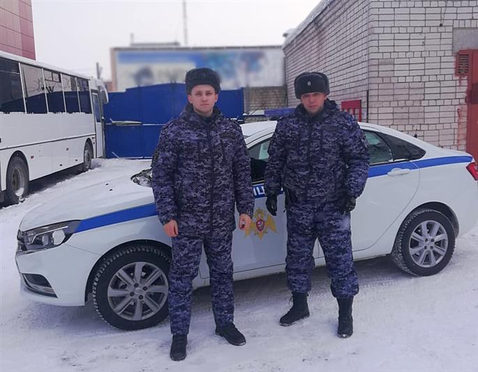 В Зеленодольске сотрудники Росгвардии вернули матери потерявшегося трехлетнего ребенка 