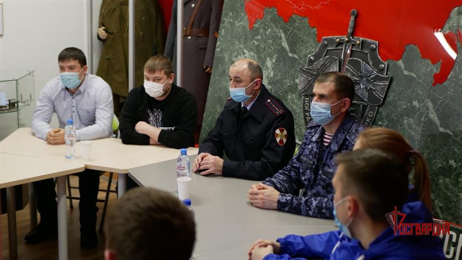 В городах Уральского округа росгвардейцы почтили память павших воинов-интернационалистов