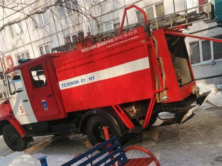 Житель Кузбасса поблагодарил бойцов Росгвардии за спасение дочери и внучки на пожаре